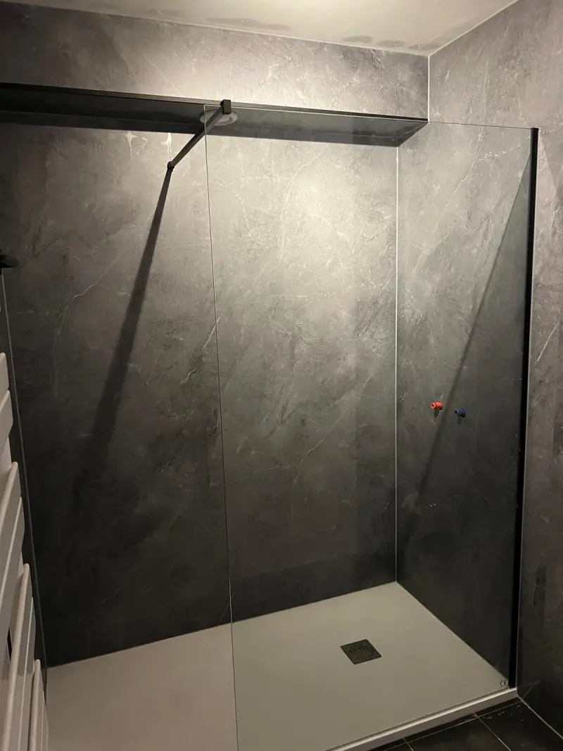 Veilige inloopdouche met lage instap